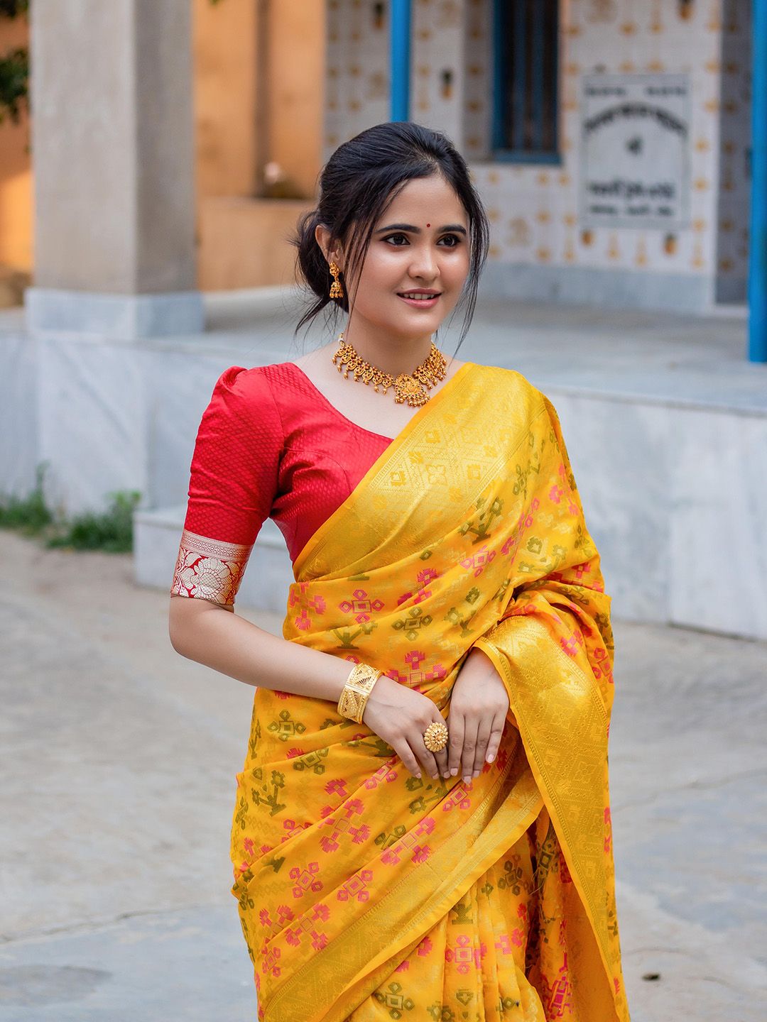 KALINI Woven Design Zari  Kanjeevaram Silk Blend Saree