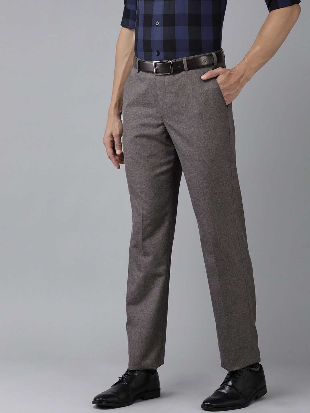 Park Avenue Men Mid-Rise Textured Smart Trousers