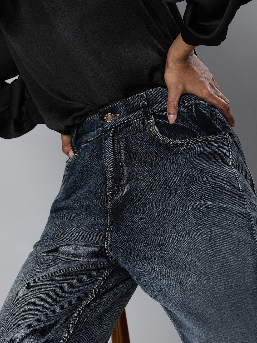 SASSAFRAS Women Navy Blue Regular Fit High-Rise Clean Look Cropped Jeans