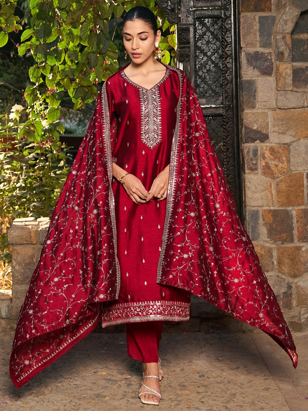 Indo Era Ethnic Motifs Embroidered V-Neck Thread Work Kurta with Trousers & Dupatta