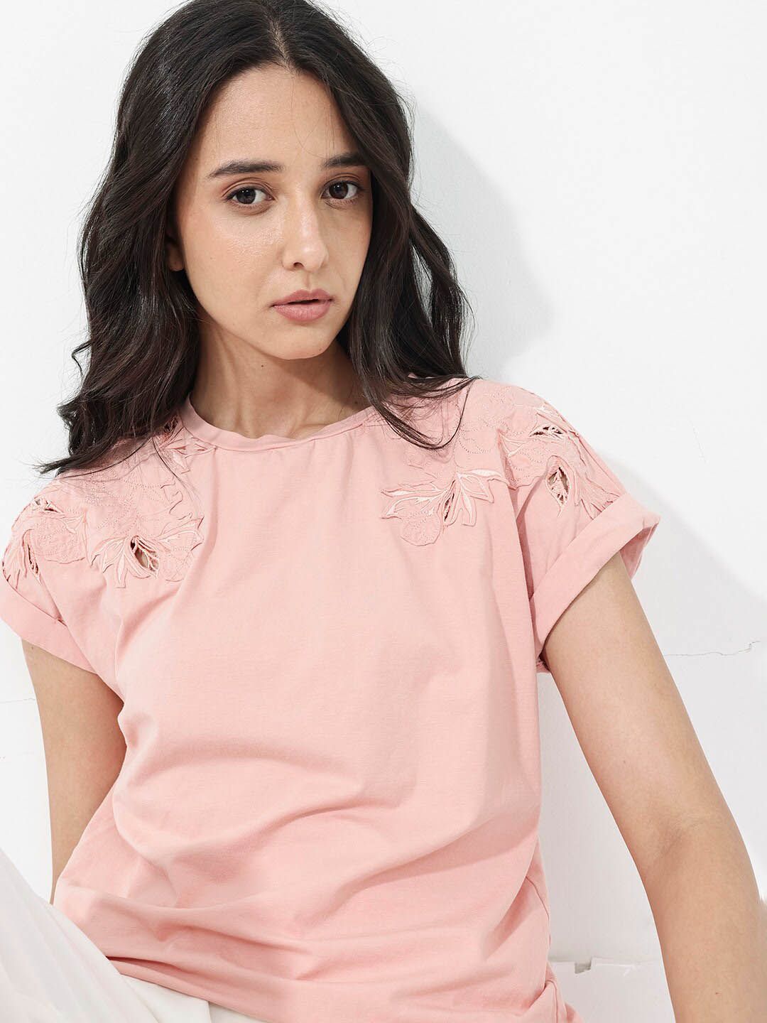 RAREISM Xinia Applique Extended Sleeves Cotton Casual T-shirt