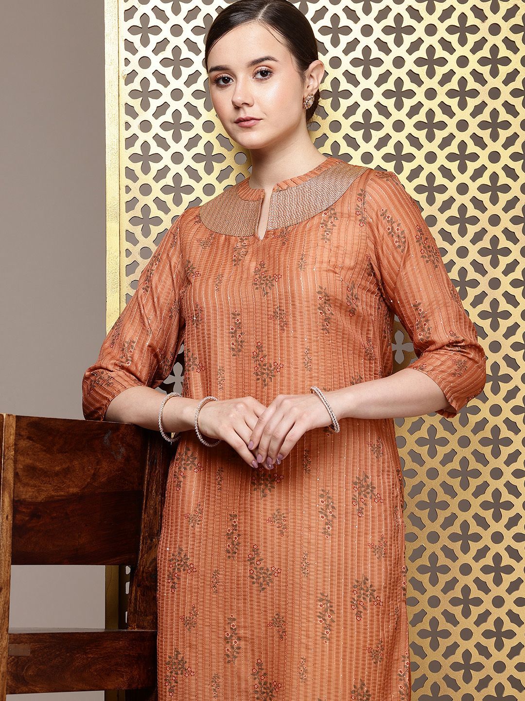 House of Pataudi Floral Printed Sequinned Jashn Kurta