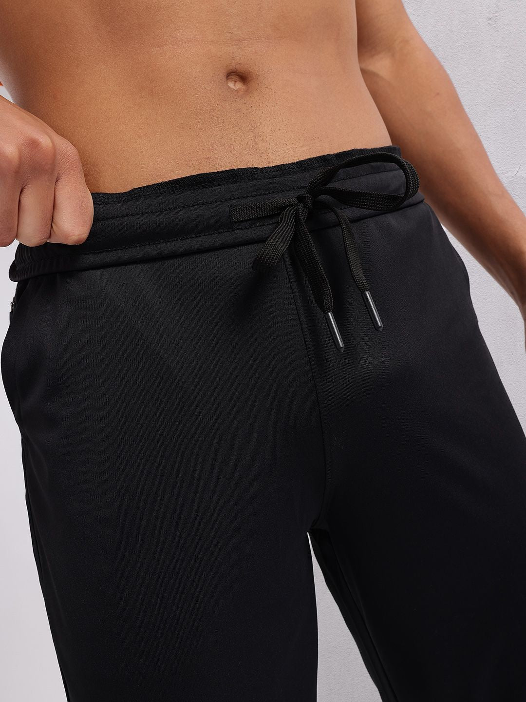 HRX by Hrithik Roshan Men Typography Print Detail Mid-Rise Rapid-Dry Training Joggers