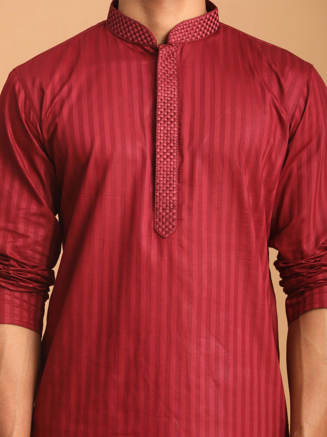 VASTRAMAY Striped Mandarin Collar Kurta