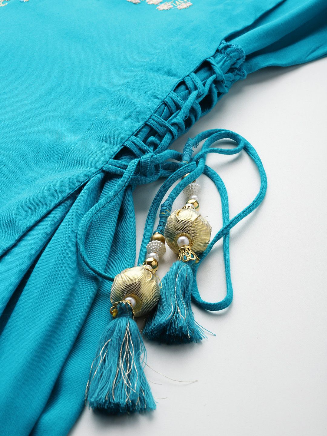 Kurta Berlapis Sulam Etnik Etnik Anouk dengan Dupatta