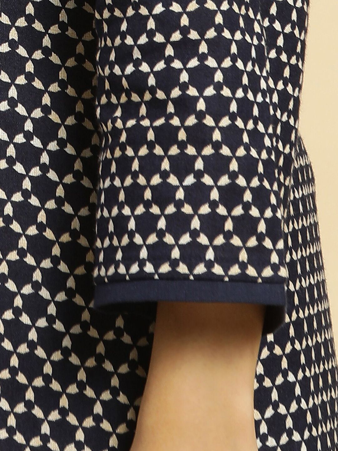 W Geometric Printed Yoke Design V neck Straight Kurta