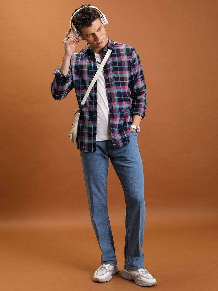 HIGHLANDER Men Straight Fit Mid-Rise Clean Look Light Fade Stretchable Jeans