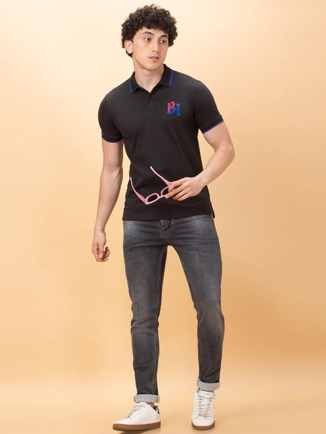 Menjadi Manusia Lelaki Polo Collar Applique T-shirt