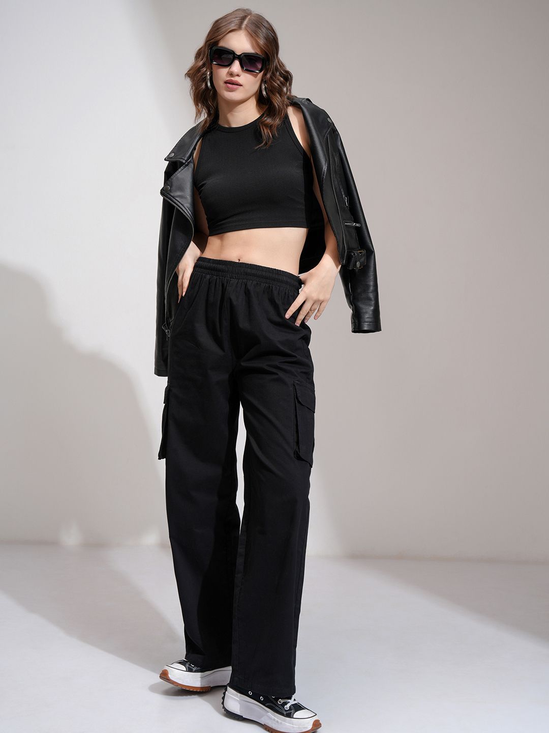 Street By Tokyo Talkies Women Solid Crop Tank Top