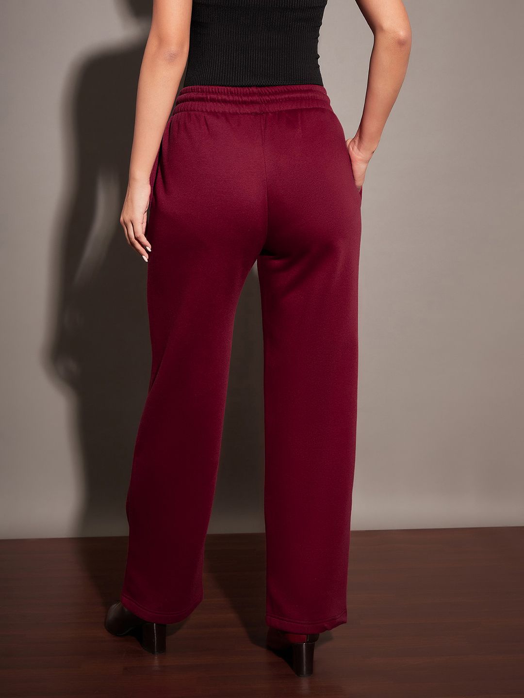 SASSAFRAS Women Maroon Relaxed Fit Mid-Rise Fleece Track Pants