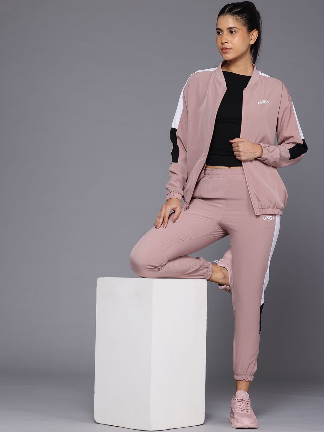 HRX by Hrithik Roshan Colorblocked Detail Lifestyle Tracksuit