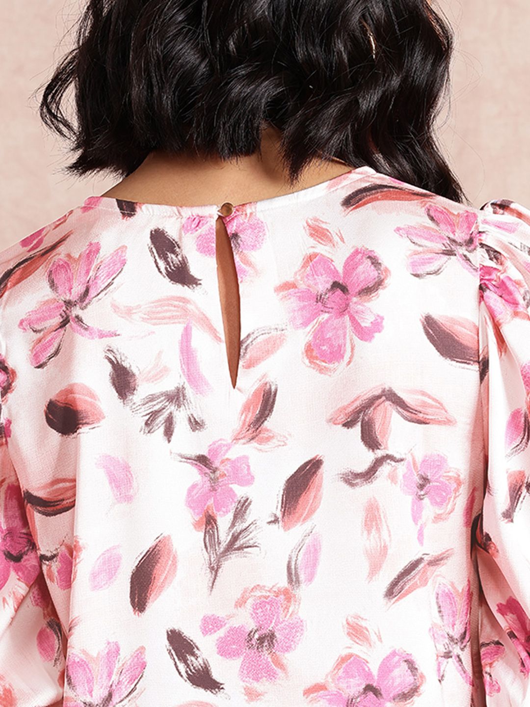 all about you Satin-Finish Floral Print Puff Sleeves Top