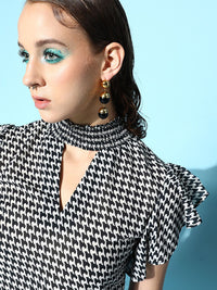 Berrylush White Geometric New Neckline Top