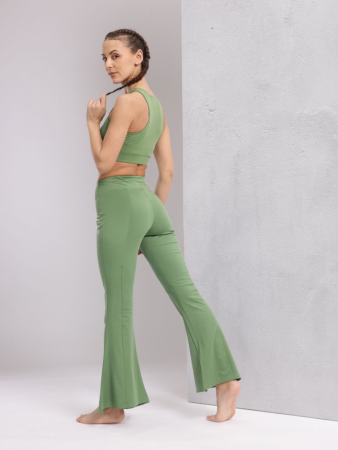 HRX by Hrithik Roshan Solid Yoga Tracksuit with Slit Detail