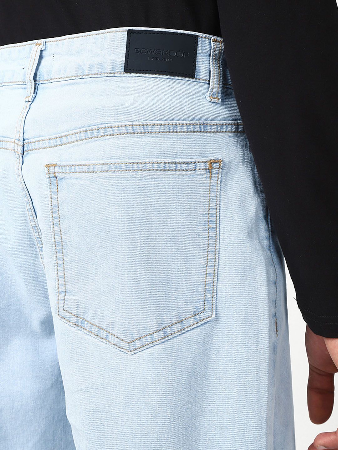 Bewakoof Men's Light Blue Slim Straight Fit Stretchable Washed Mid-Rise Jeans