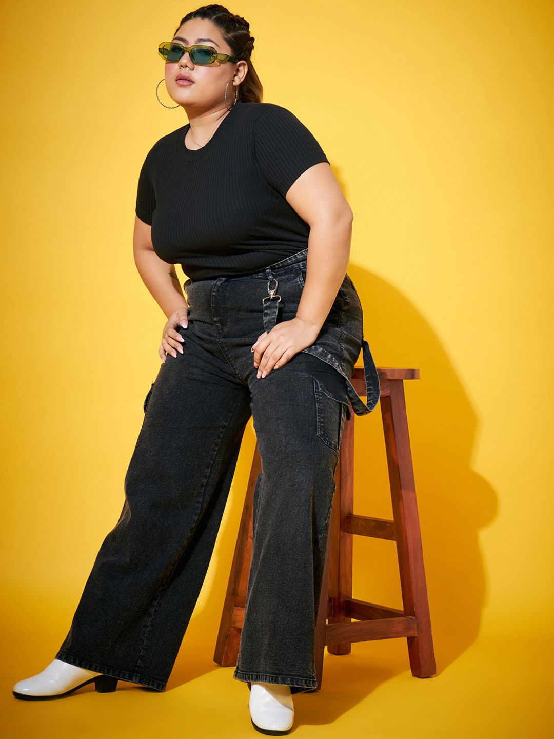 SASSAFRAS Curve Women Mid-Rise Comfort Straight Fit Stretchable Jeans