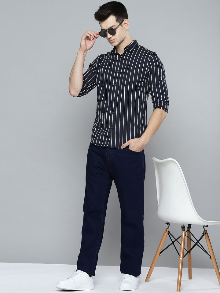HIGHLANDER Men Navy Blue & White Slim Fit Striped Pure Cotton Casual Shirt