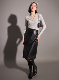 SASSAFRAS Ribbed V-Neck Crop Top