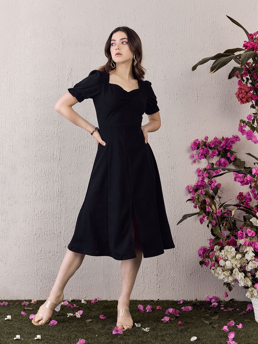 Berrylush Women Sweetheart Neck Puff Sleeve Midi Dress