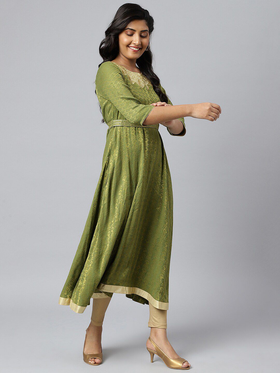 AURELIA Women Green & Gold-Toned Ethnic Motifs Thread Work Anarkali Kurta