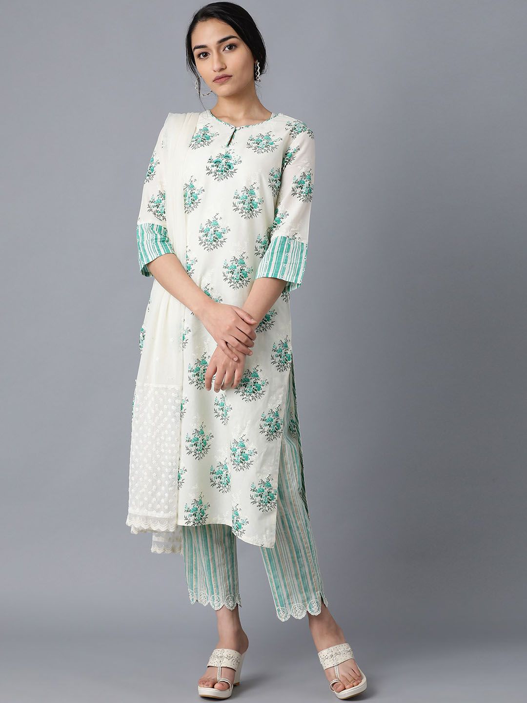W Women Ethnic Motifs Embroidered Keyhole Neck Flared Sleeves Sequinned Kurta