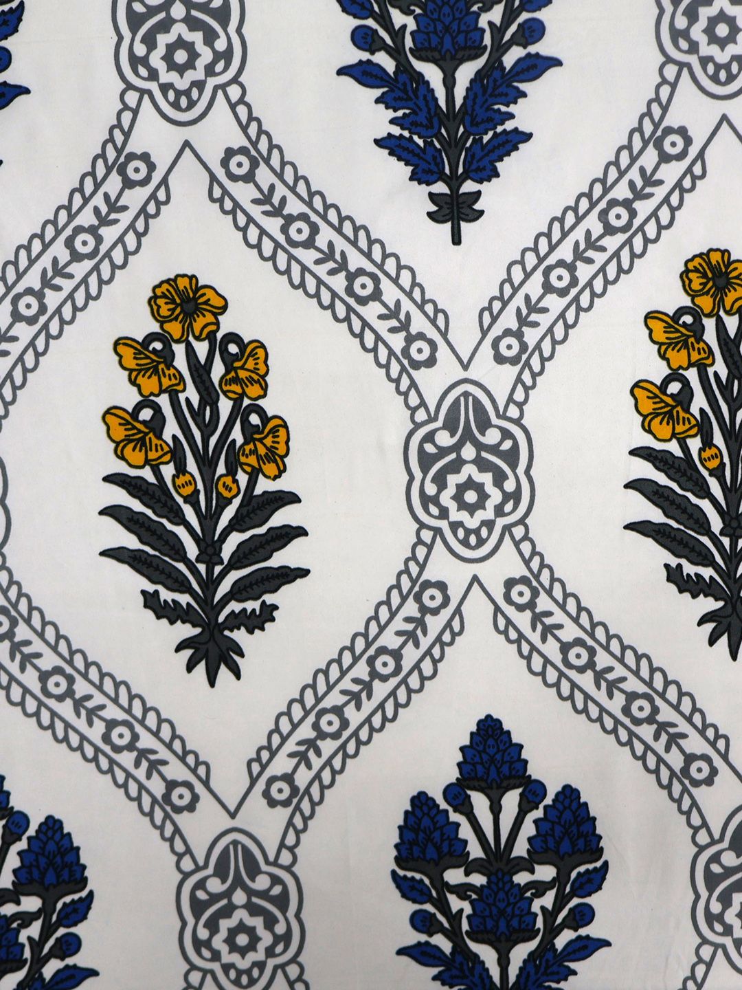 BOMBAY DYEING White Floral 160 TC Microfiber Double Queen Bedsheet With 2 Pillow Covers