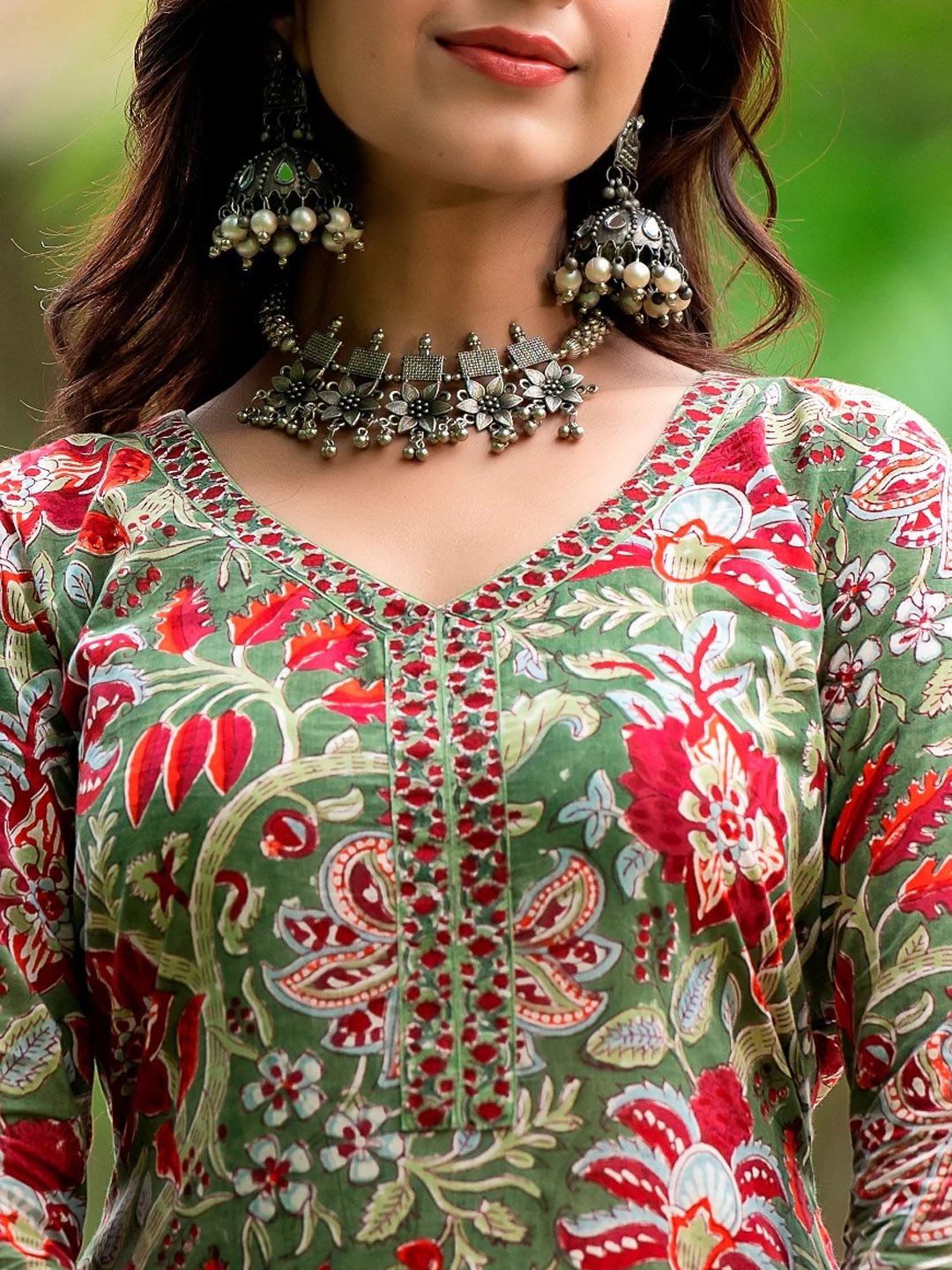 KALINI Floral Printed Regular Straight Kurta wWith Trousers & Dupatta