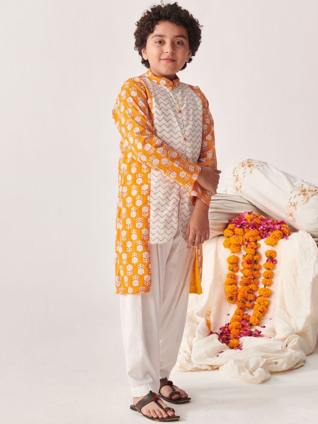 pspeaches Boys Printed Regular Kurta with Pyjamas