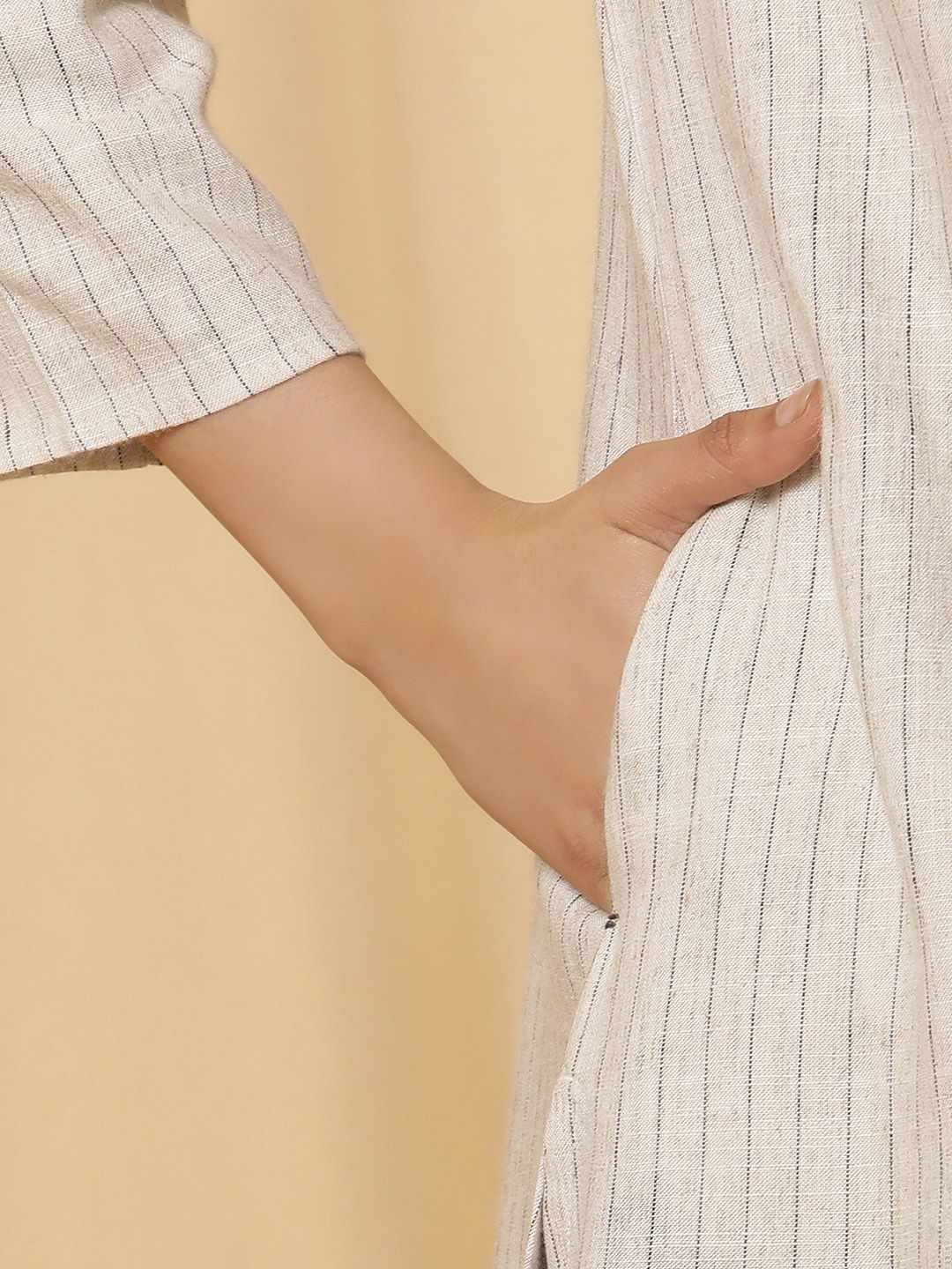 W Striped Mandarin Collar Straight Kurta