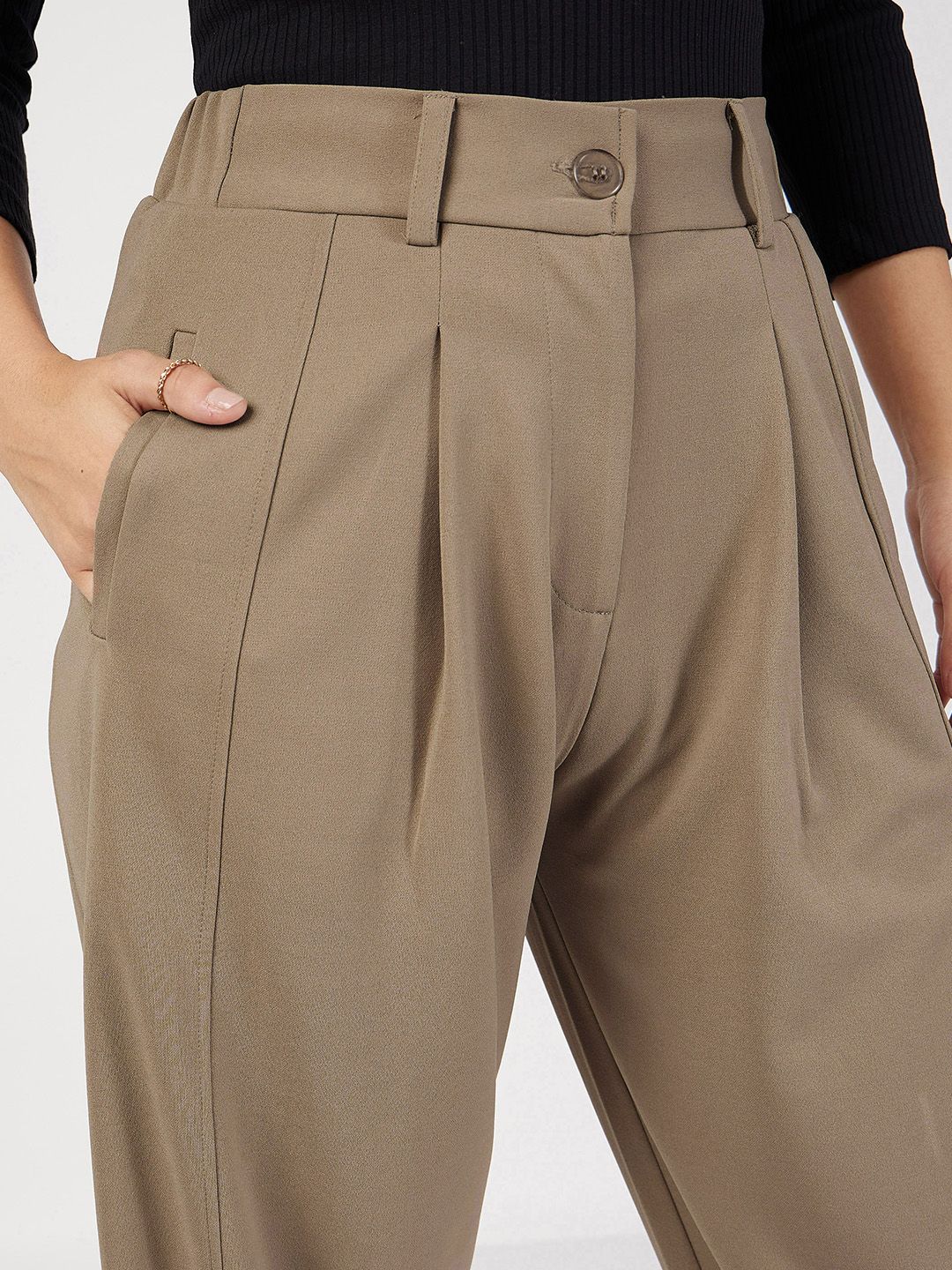 SASSAFRAS Women Beige Mid-Rise Cropped Pleated Parallel Trousers
