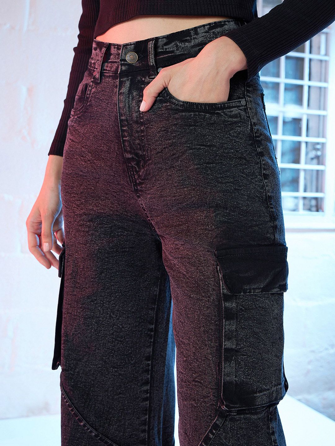 SASSAFRAS Women Black Straight Fit High-Rise Stretchable Cargo Jeans