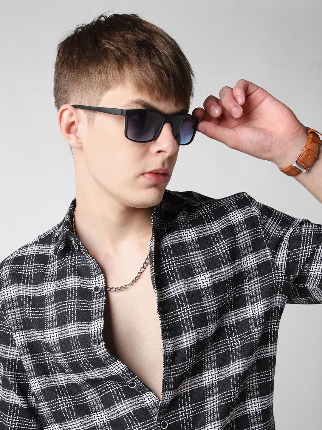 VASTRADO Men Classic Slim Fit Checked Casual Shirt