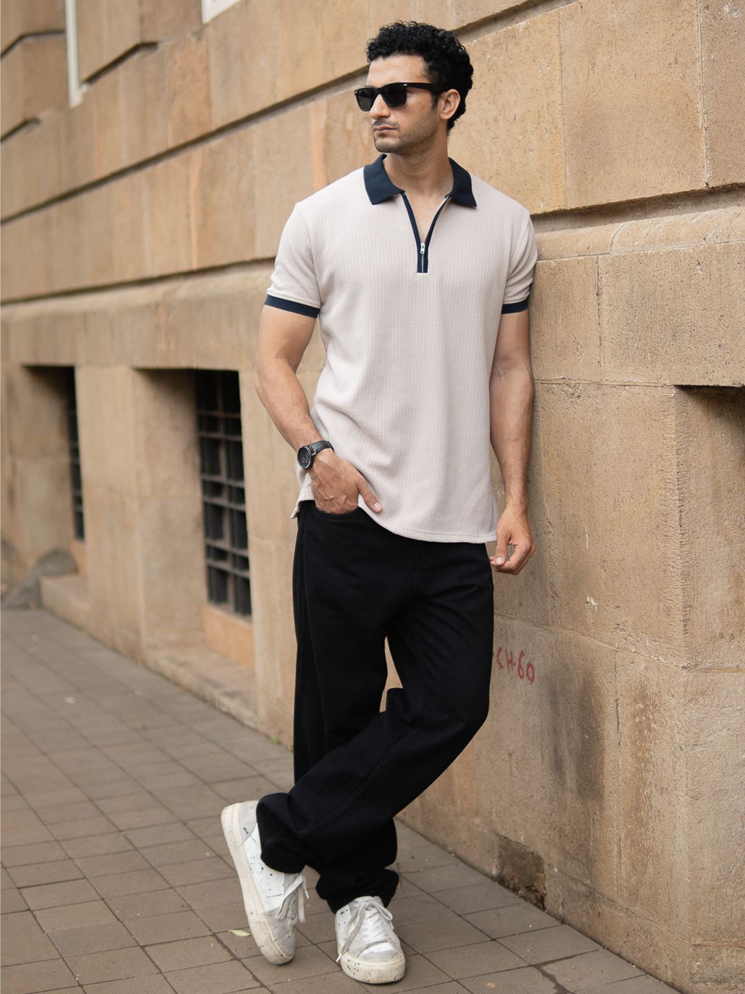 Powerlook Men Beige Contrast Collar Zipper T-Shirt