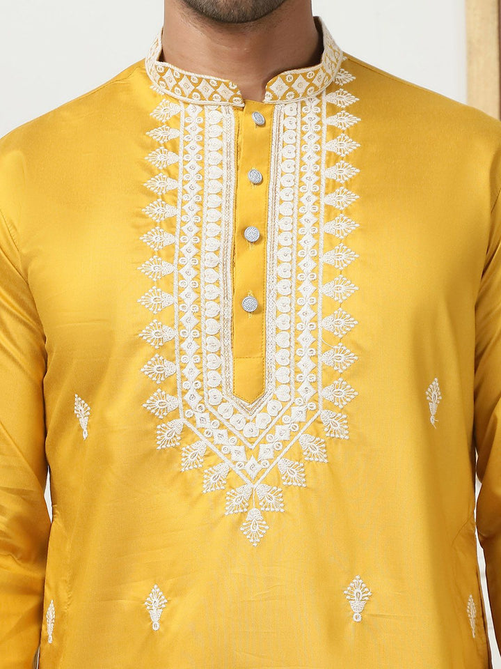 Jompers Floral Embroidered Sequinned Mandarin Collar Cotton Silk Straight Kurta