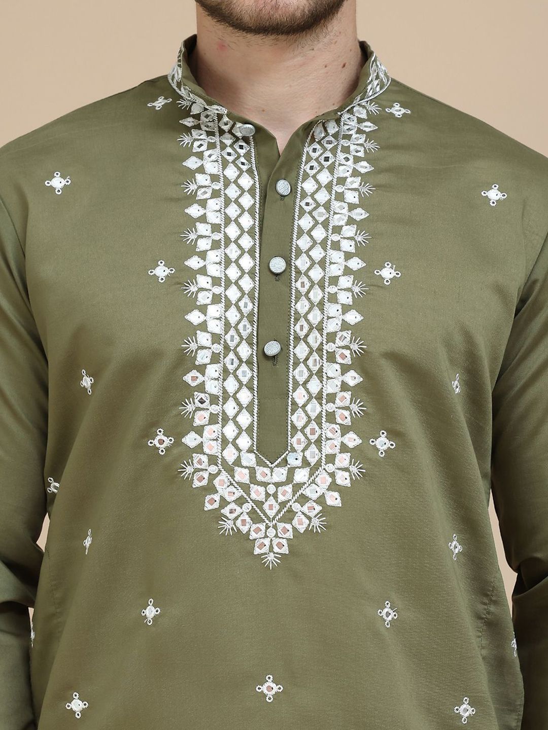 Jompers Men Geometric Embroidered Mirror Work Kurta
