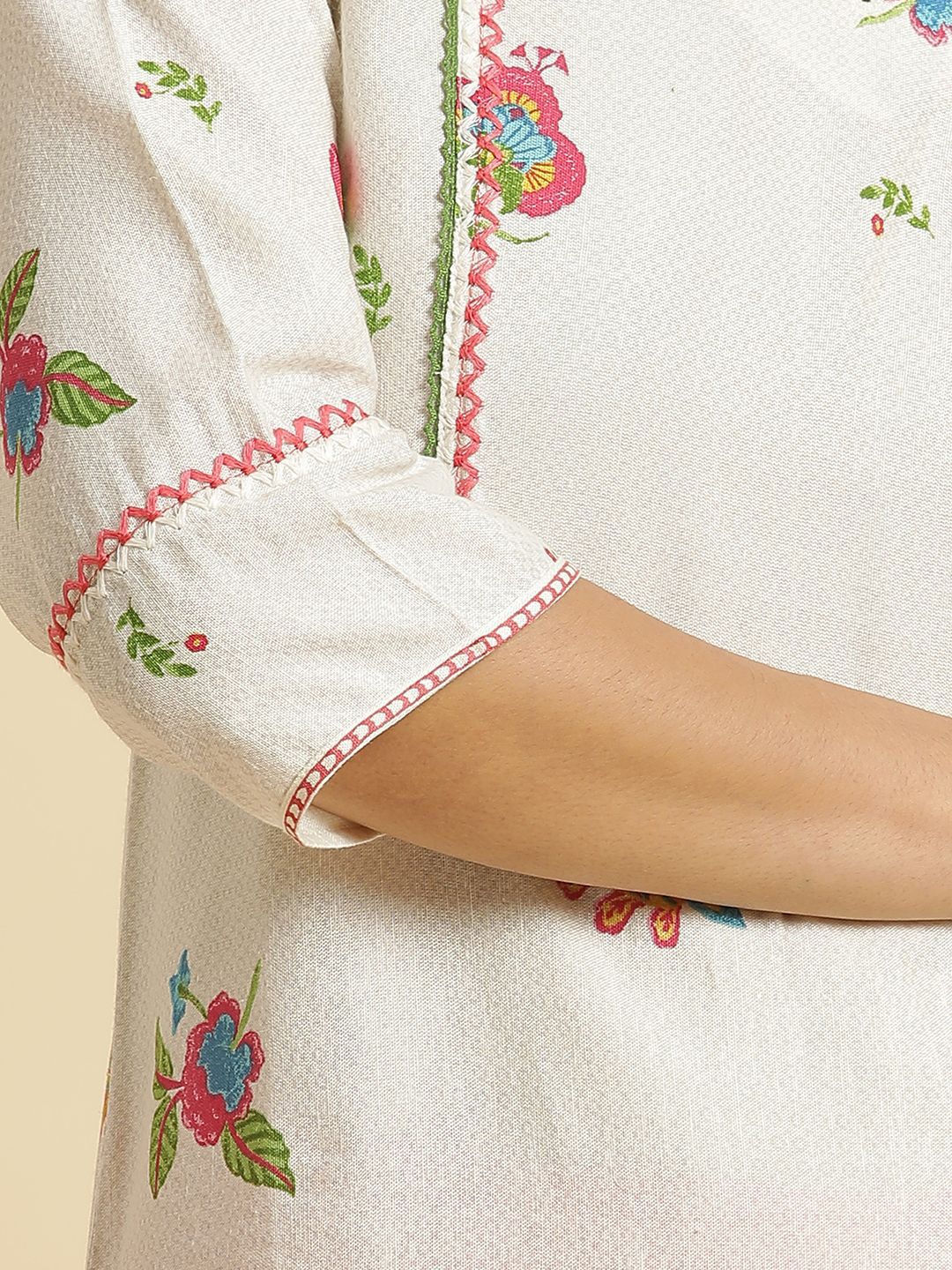 W White Floral Printed Thread Work Straight Kurta