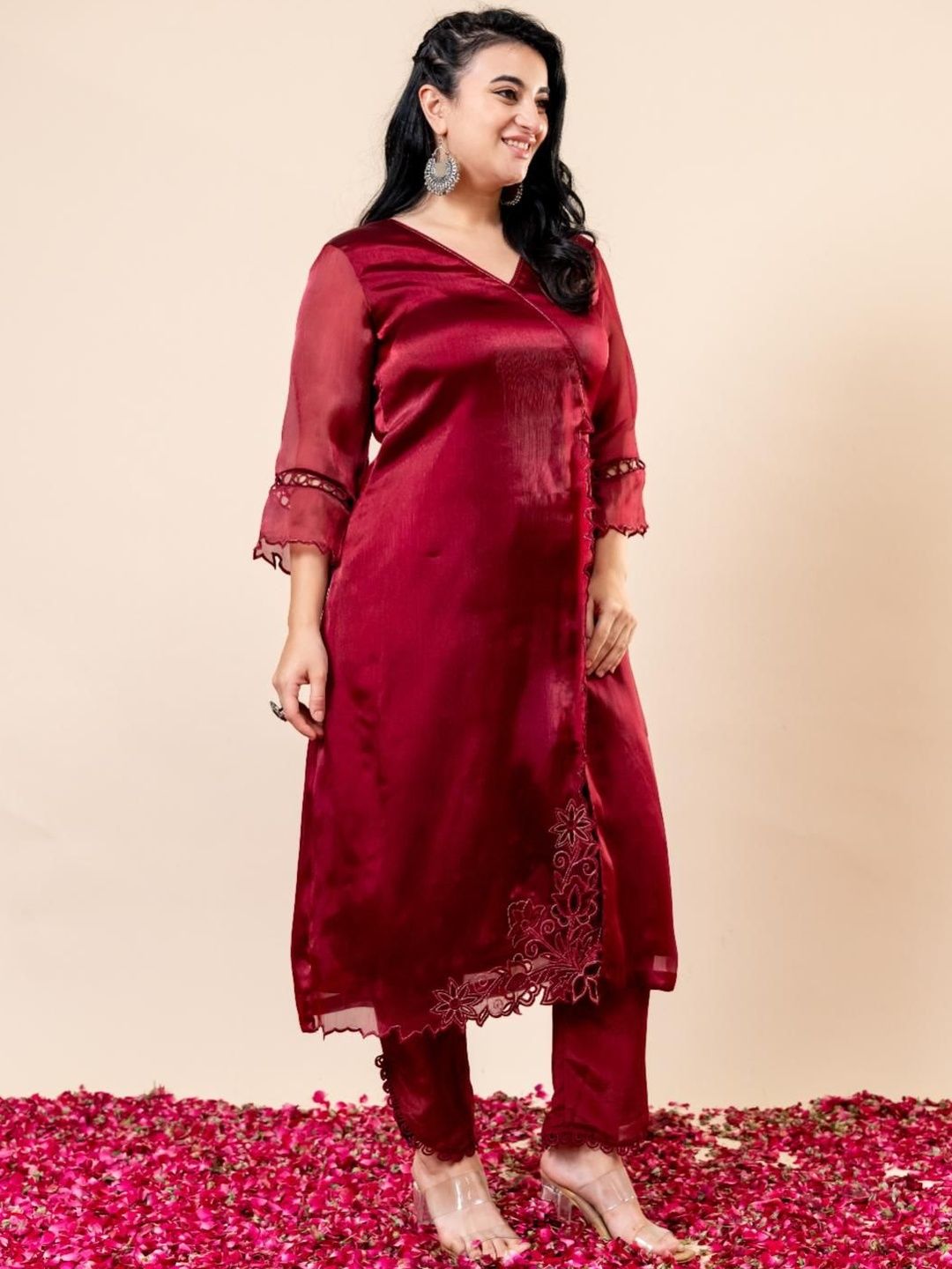 Mamicha Self-Designed V-Neck Kurta Set