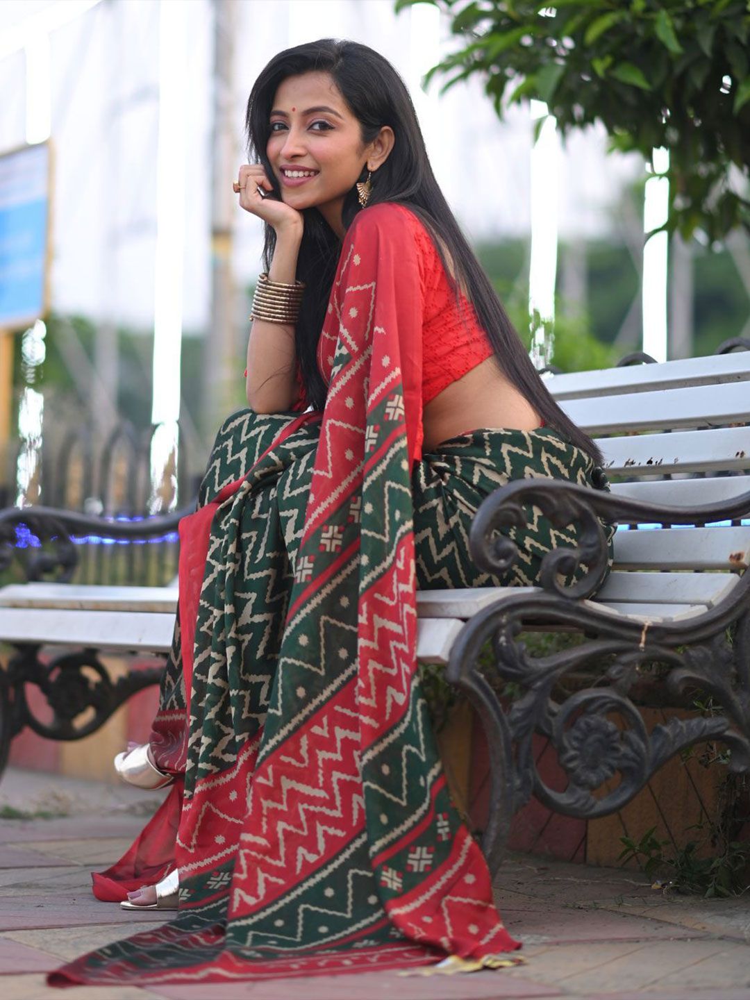KALINI Printed Saree With Blouse Piece
