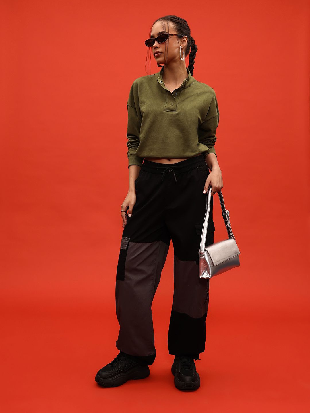 DressBerry Drop-Shoulder Relaxed Sweatshirt