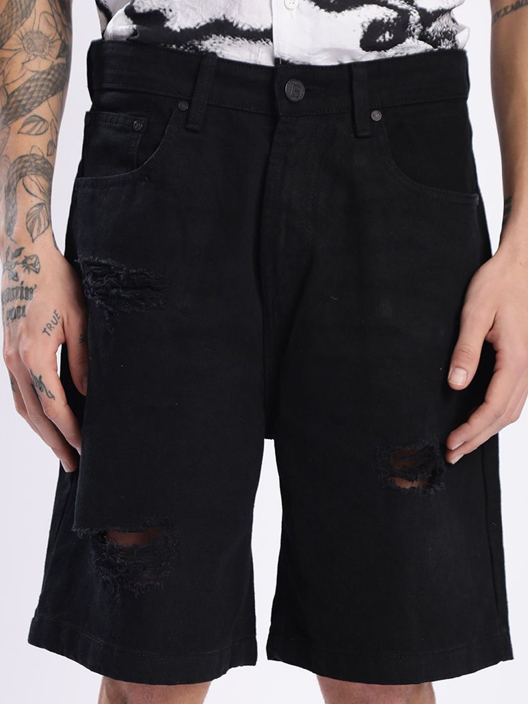 Bene Kleed Men Relax Fit Distressed Denim Shorts