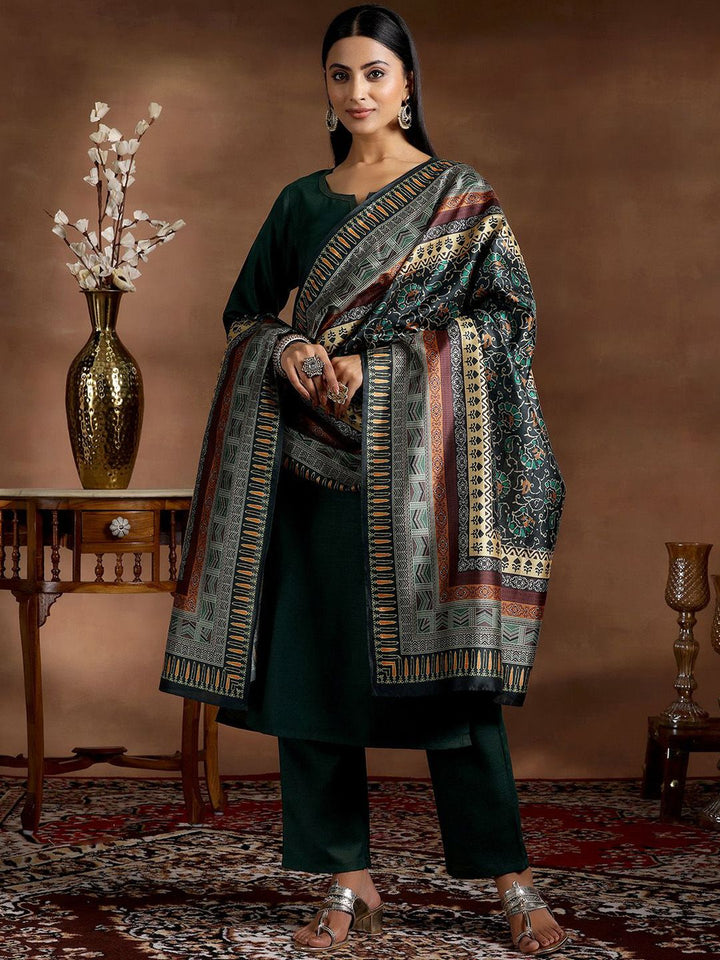 Libas Notched Neck Straight Kurta with Trousers & Dupatta