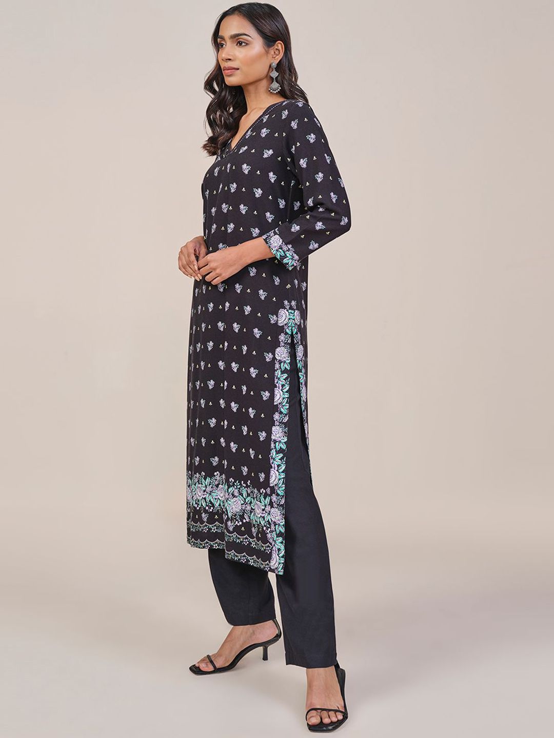 Global Desi Floral Printed V Neck Straight Kurta