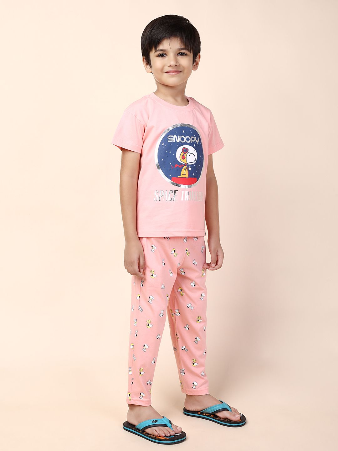 Moms Love Boys Printed T-Shirt With Trousers