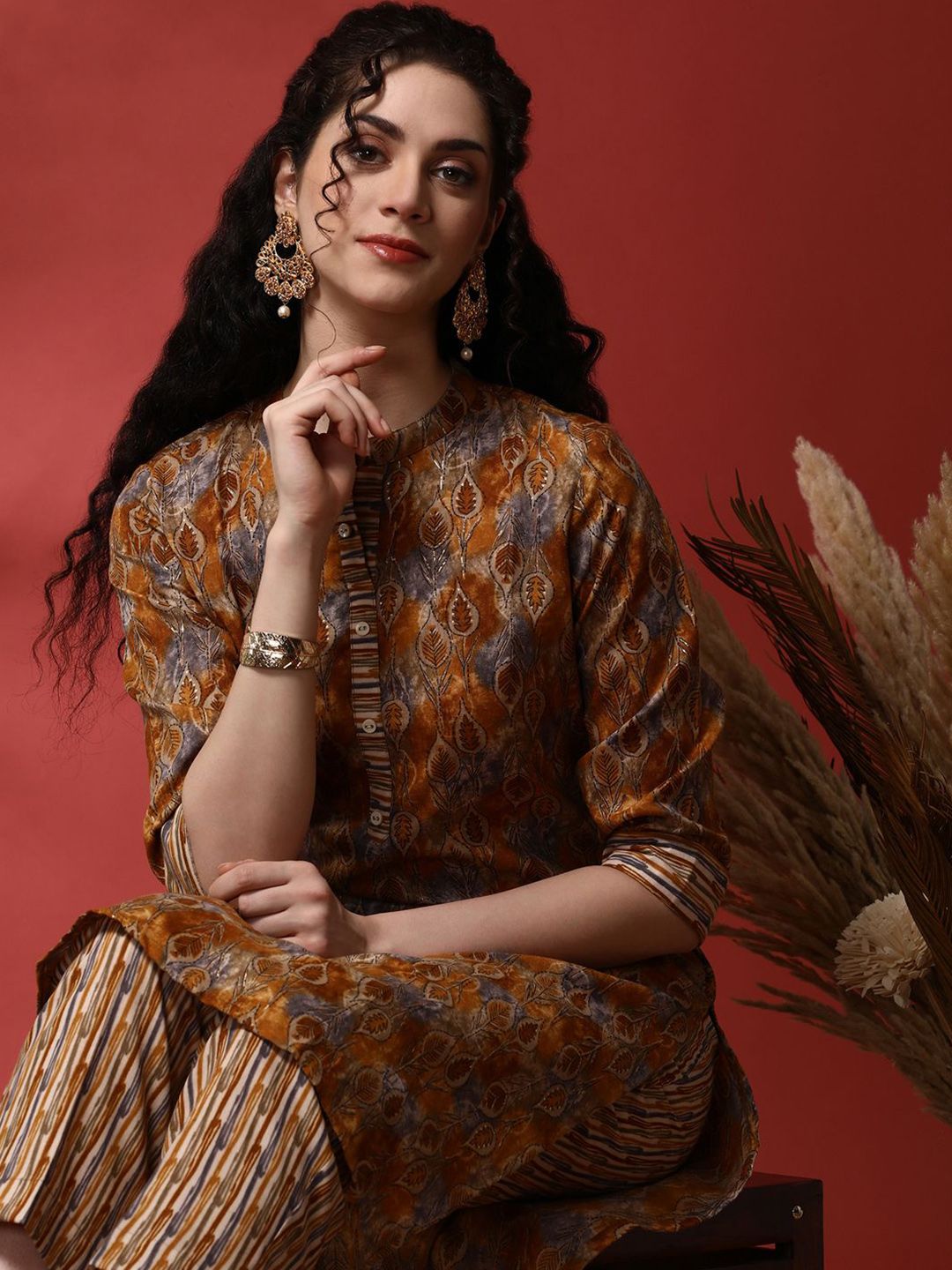 Anouk Floral Printed Mandarin Collar Straight Kurta With Trousers