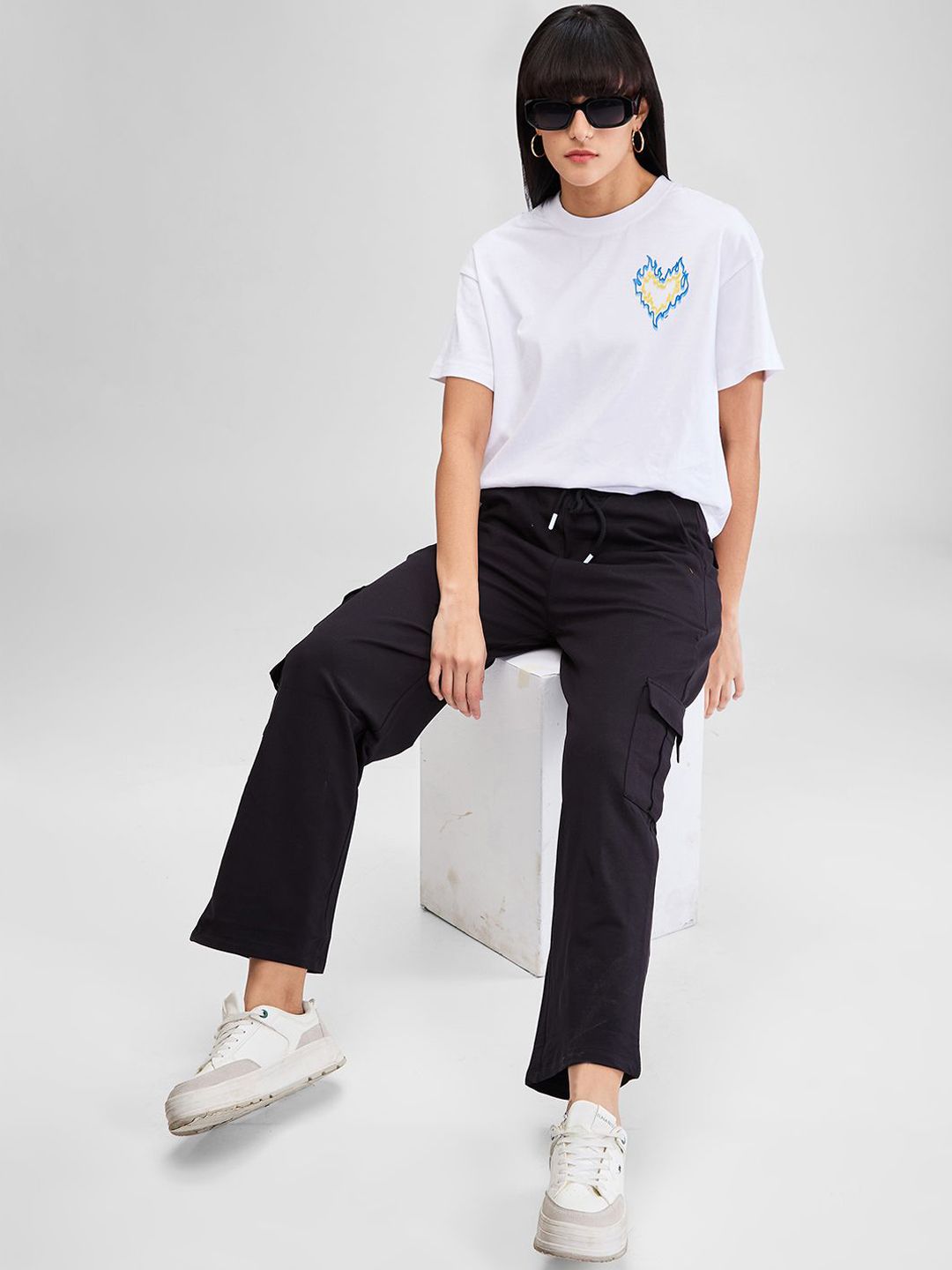 SPYKAR Women Regular Fit Mid Rise Track Pants