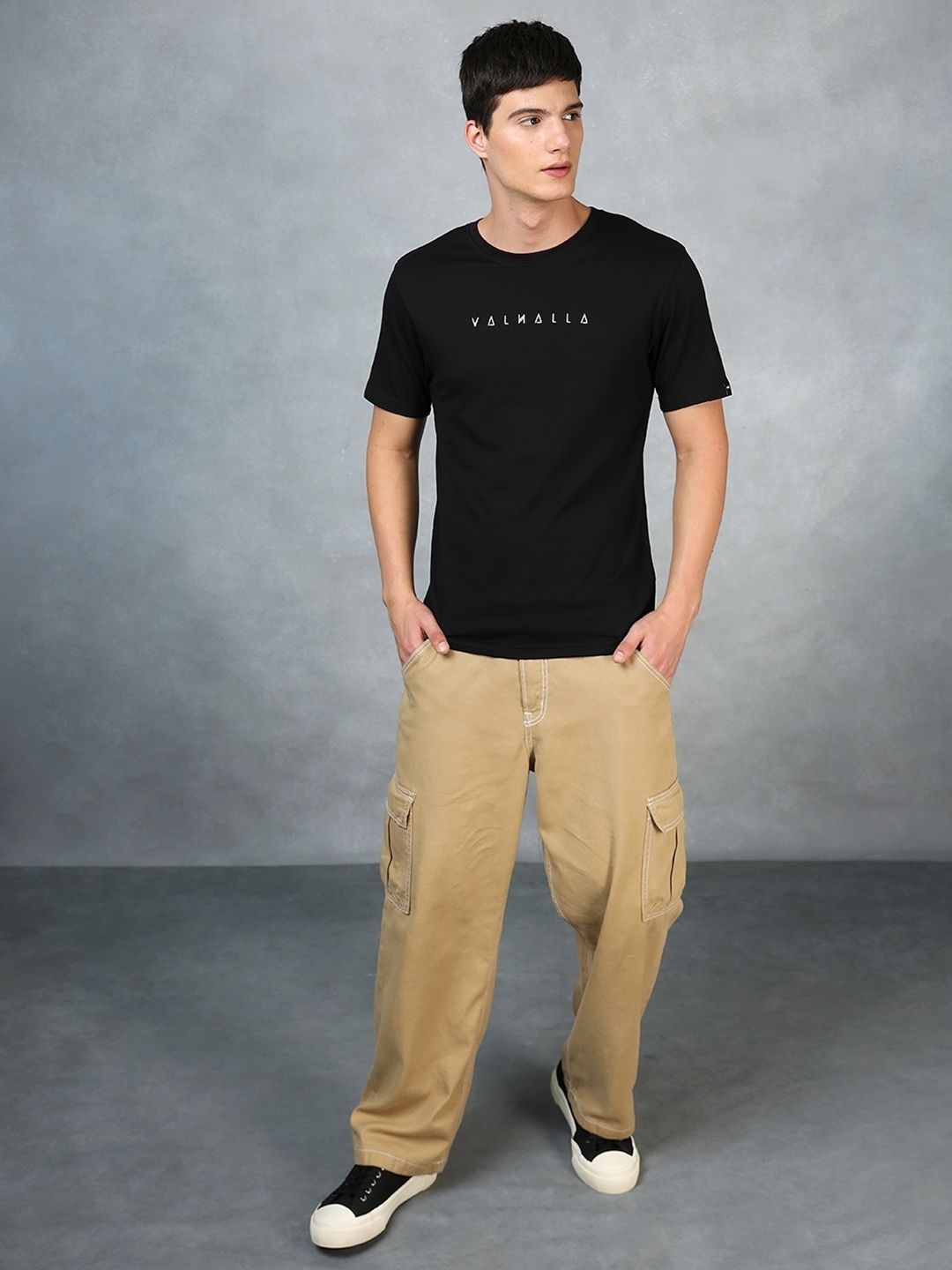 Bewakoof Men Black Typography Printed Pure Cotton T-shirt