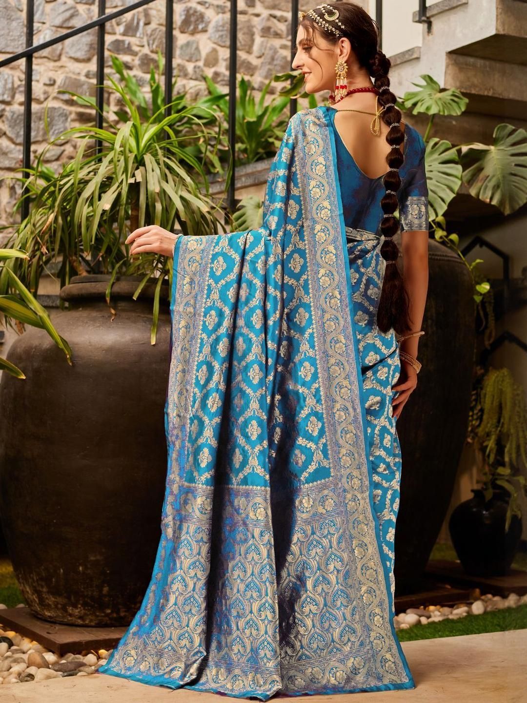 KALINI Woven Design Silk Blend Banarasi Saree