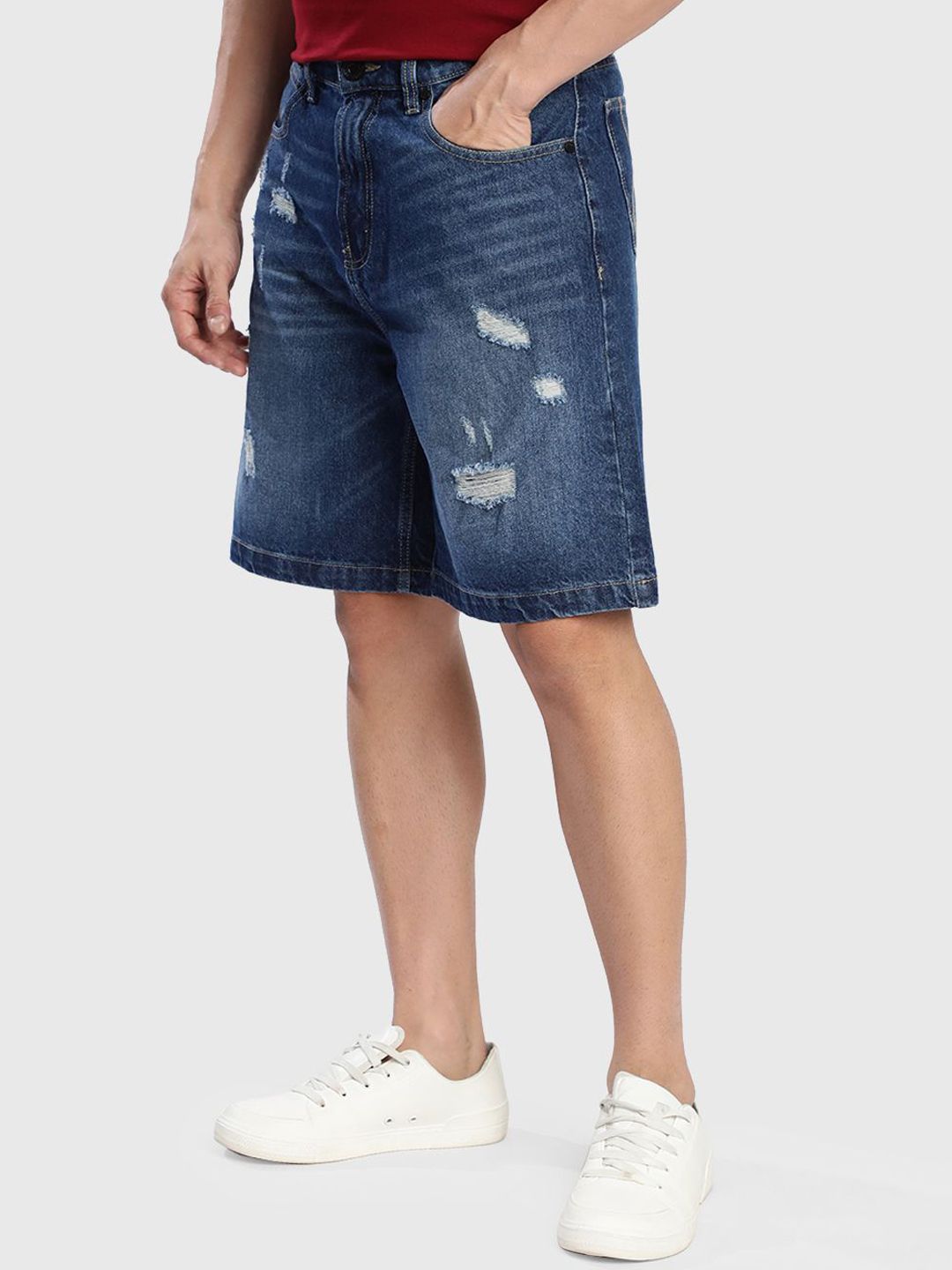 Bene Kleed Men Baggy Fit Distressed Denim Shorts