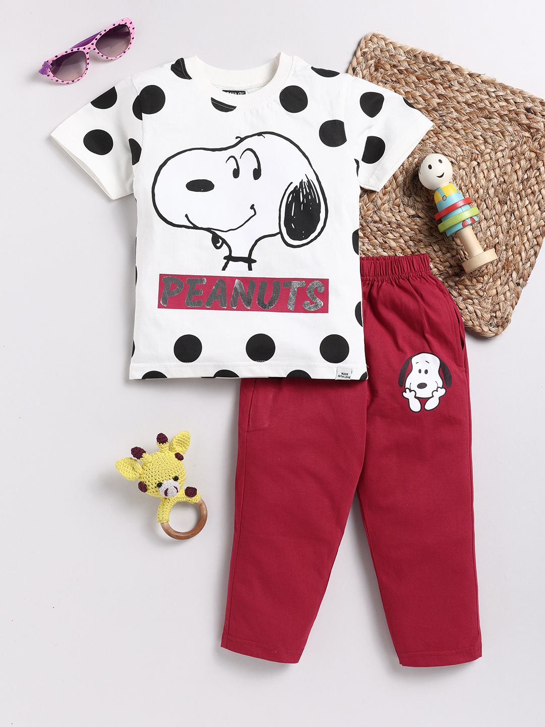 Moms Love Girls Printed T-Shirt With Trousers