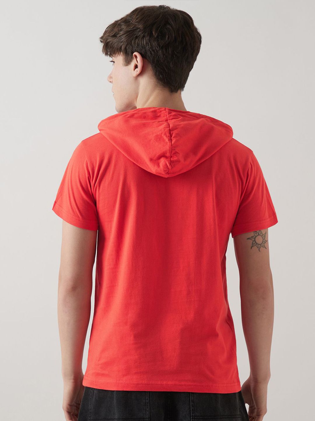 Bewakoof Men Hooded T-shirt